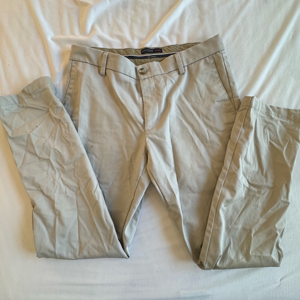 Dockers Men's Khaki Chinos